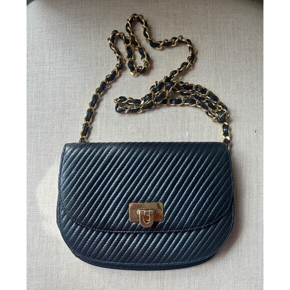Artbag Italy Black Quilted Chain Shoulder Bag - Picture 1 of 11
